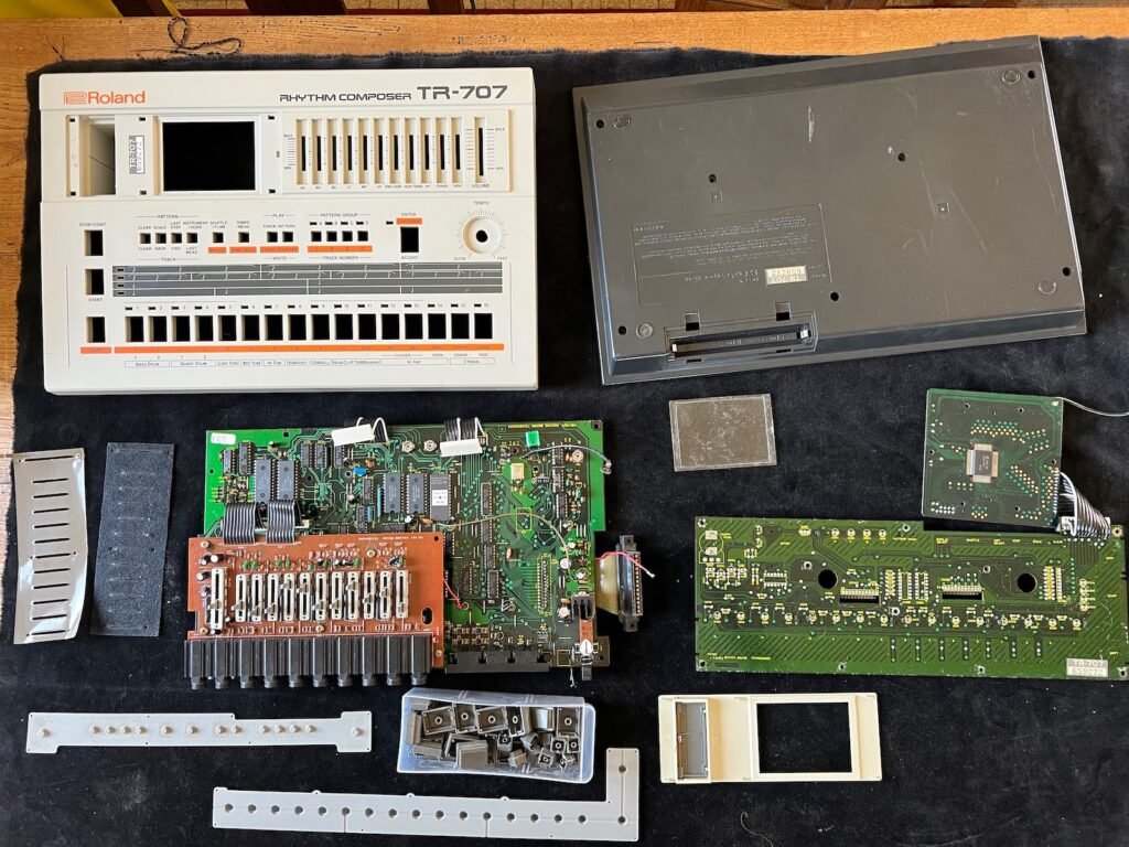 Réparation Roland TR-707 upgrades