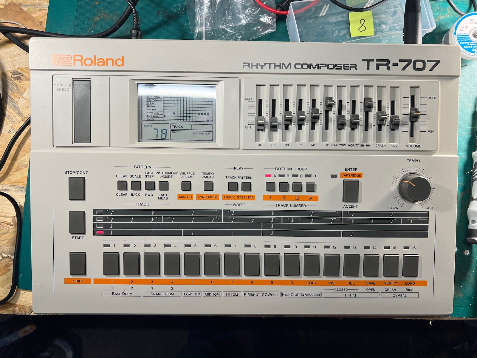 Roland TR-707