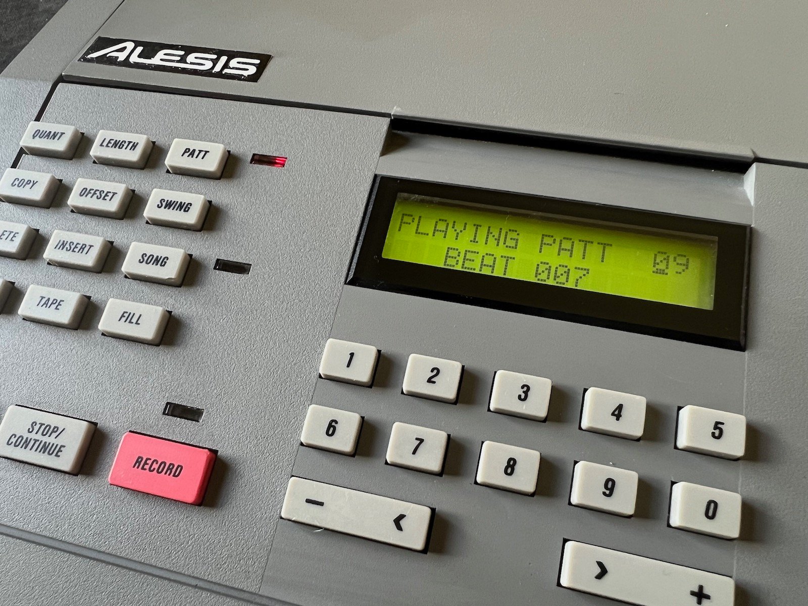 Alesis HR-16