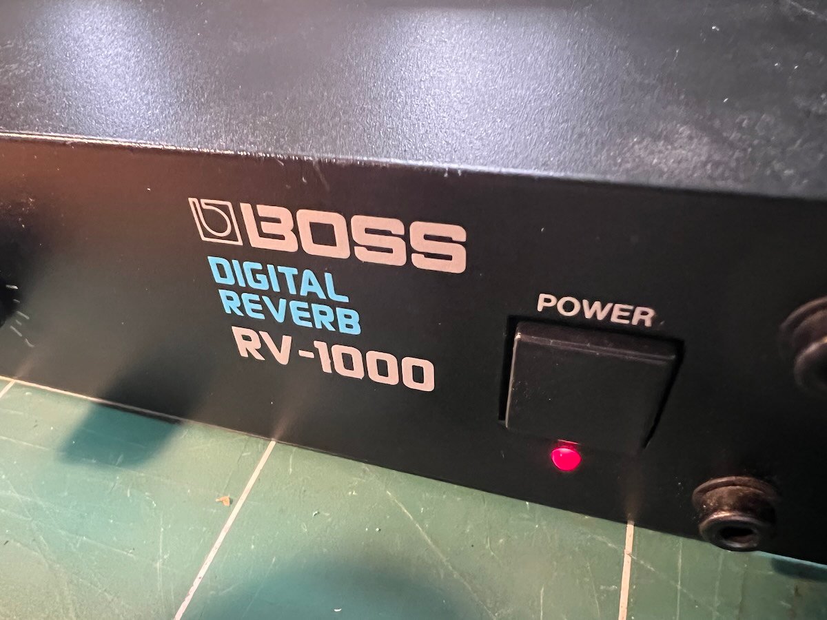 Boss RV-1000