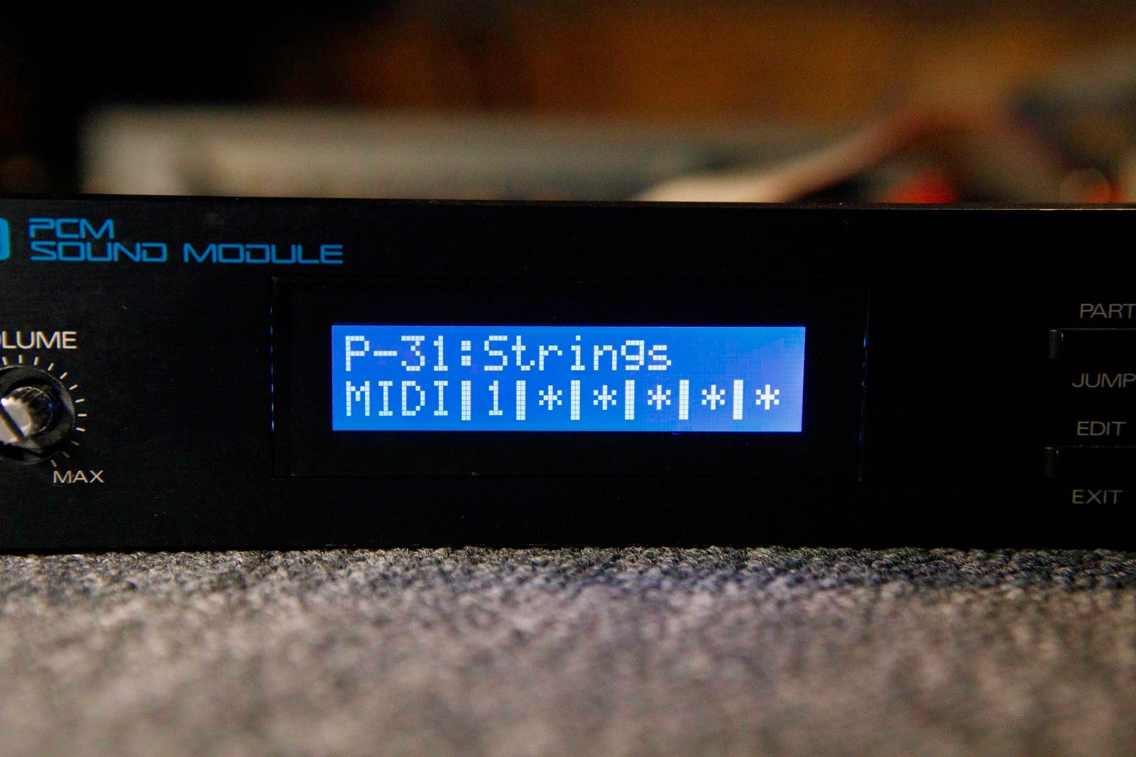 Roland U-110 display – Image 11