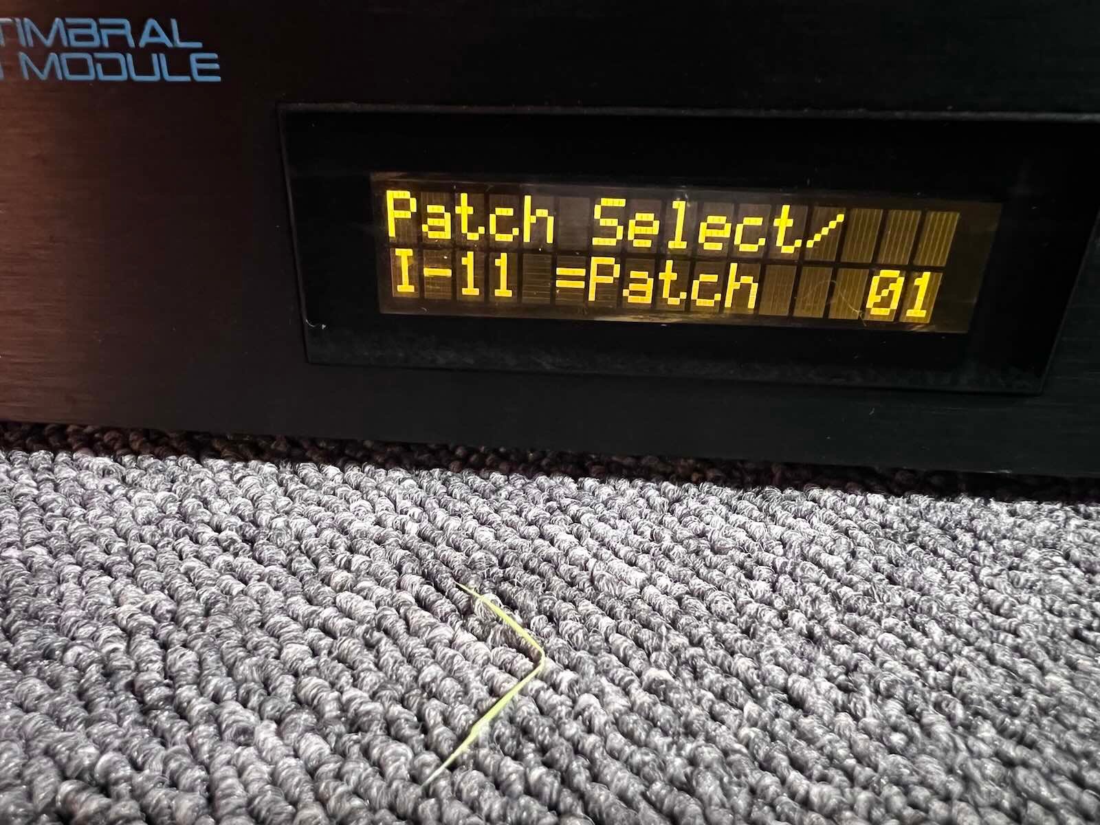 Roland D110 display orange