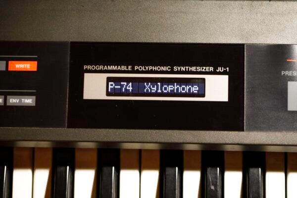 Roland Alpha Juno 1 display