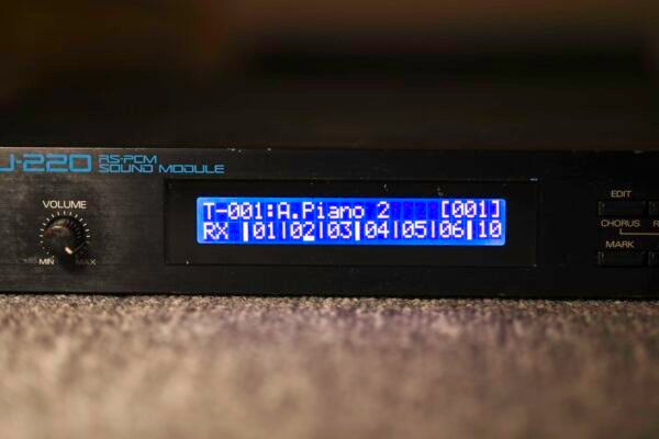 Roland U-220 display